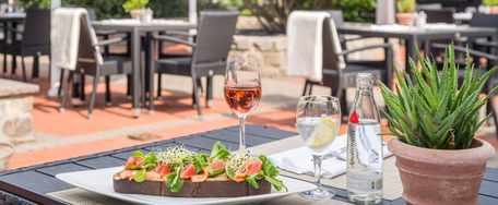 Stulle_Terrasse im Föhrenhof